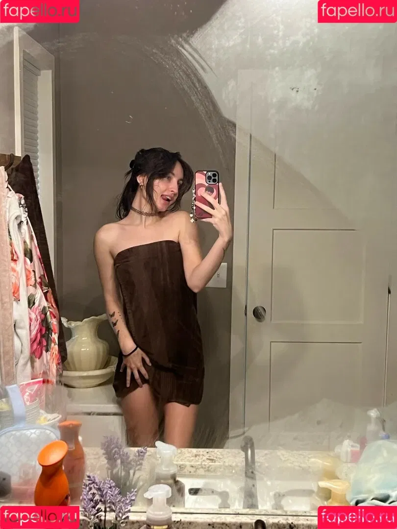 Beebee ASMR Onlyfans Photo Gallery 