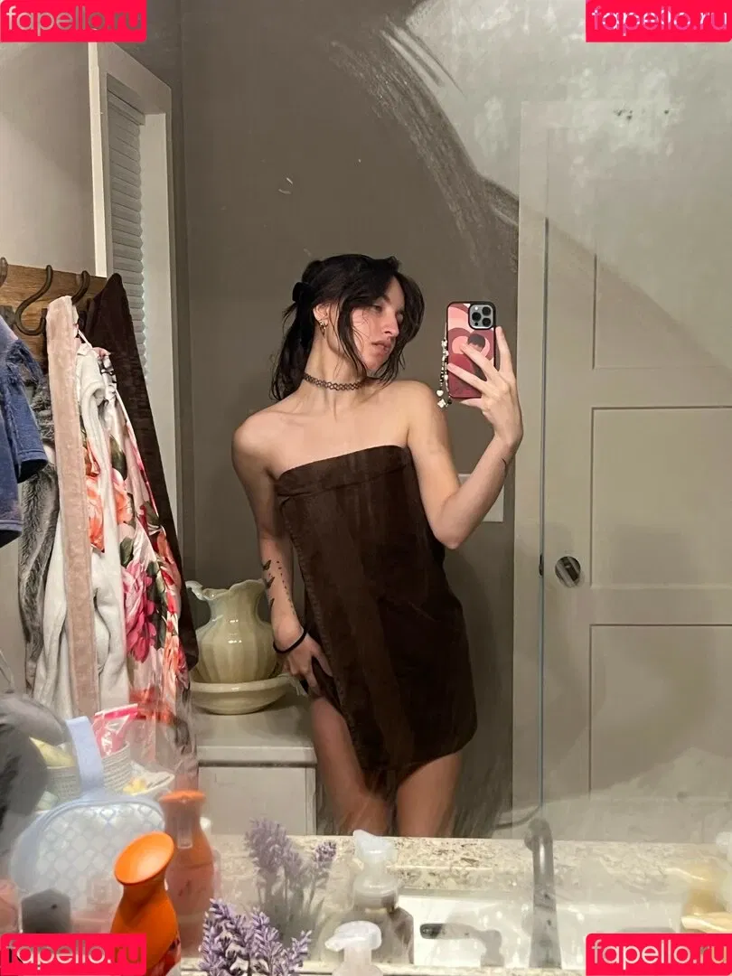 Beebee ASMR Onlyfans Photo Gallery 