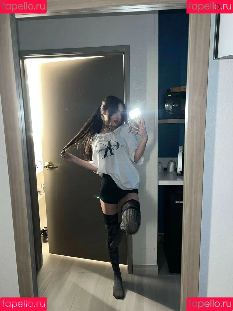 Beebee ASMR Onlyfans Photo Gallery 