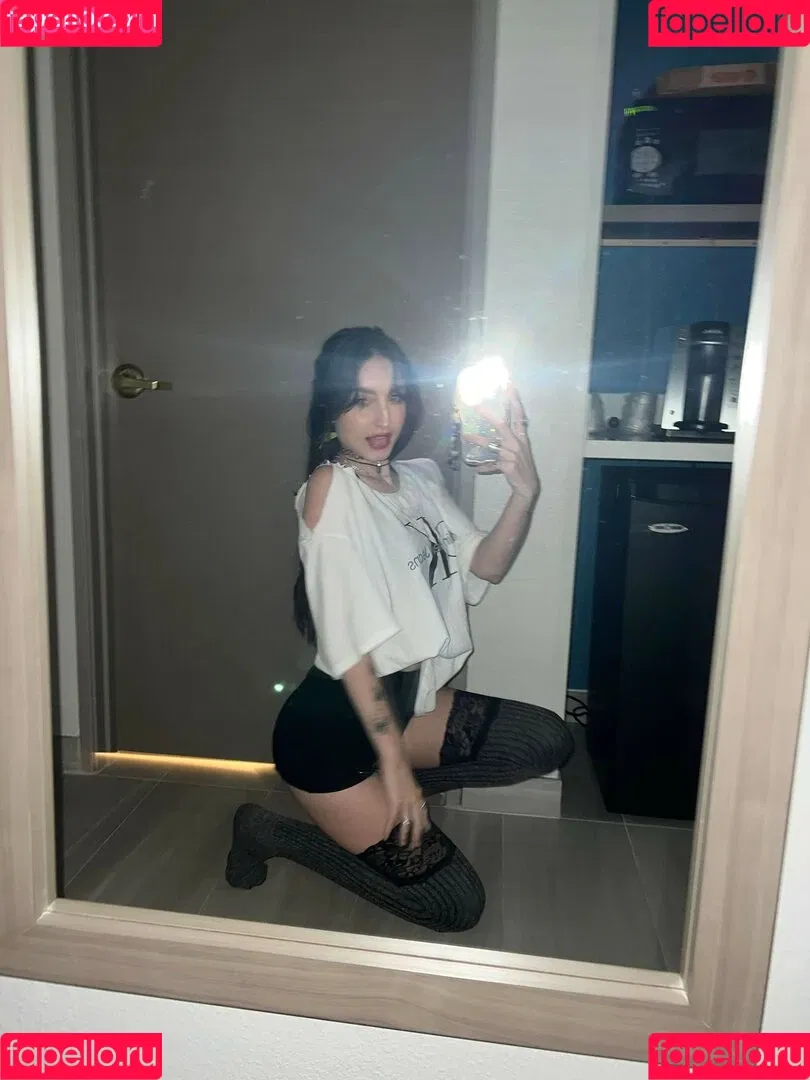 Beebee ASMR Onlyfans Photo Gallery 