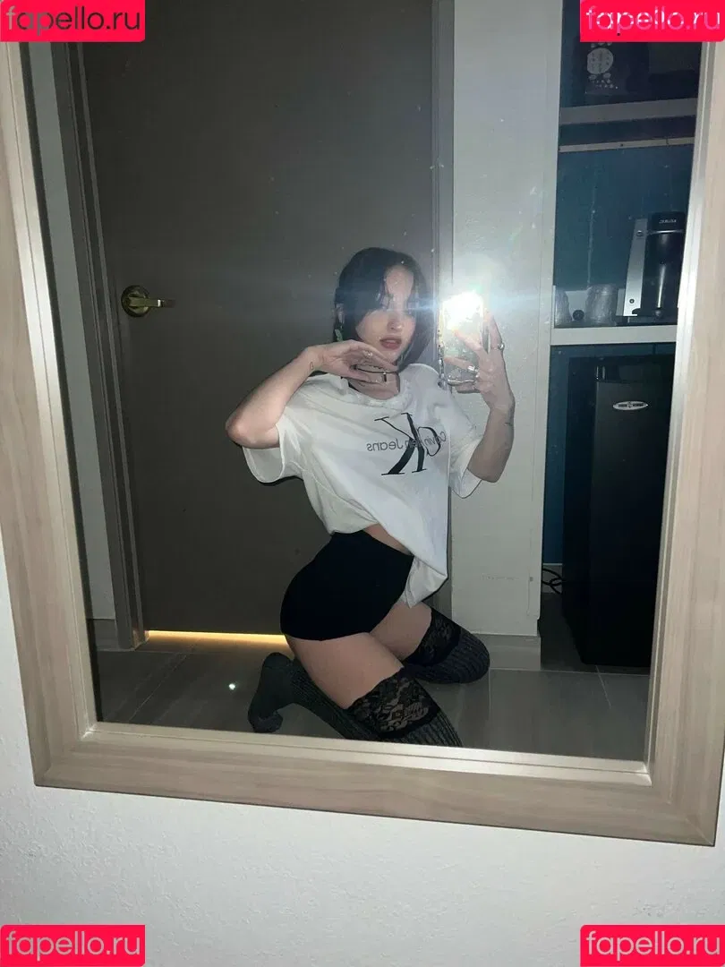 Beebee ASMR Onlyfans Photo Gallery 