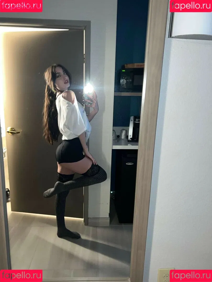 Beebee ASMR Onlyfans Photo Gallery 