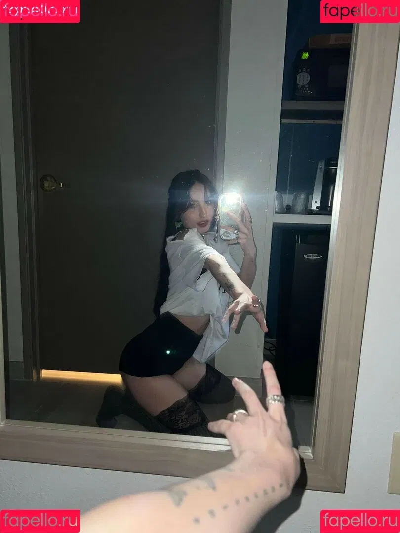Beebee ASMR Onlyfans Photo Gallery 