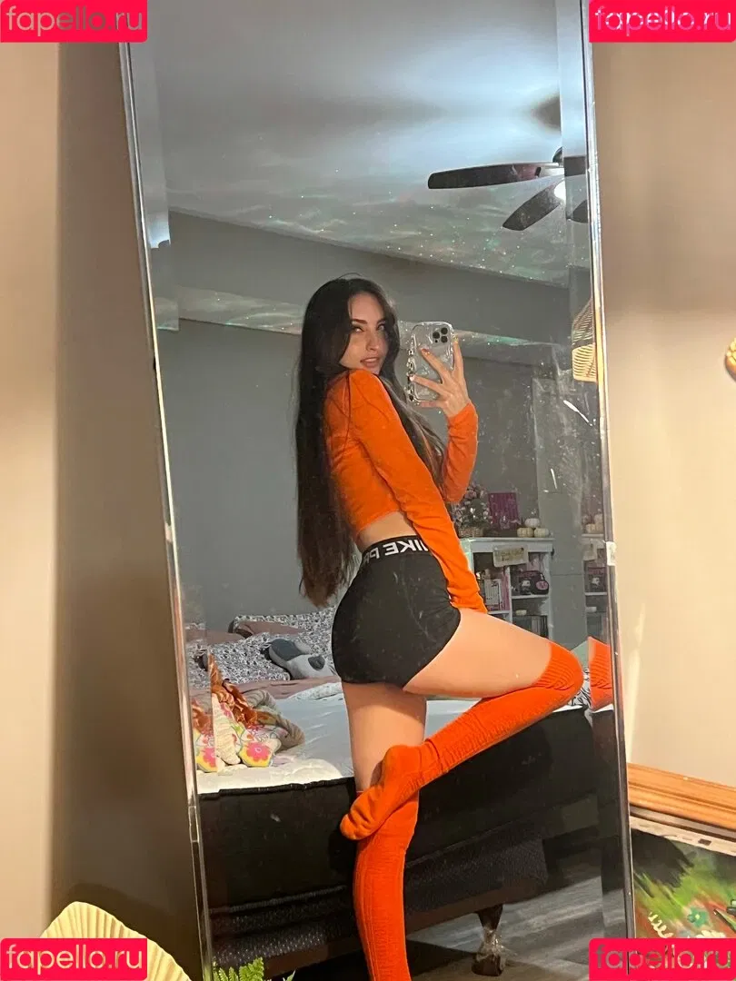 Beebee ASMR Onlyfans Photo Gallery 
