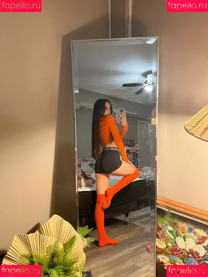 Beebee ASMR Onlyfans Photo Gallery 
