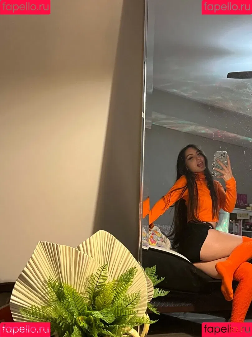 Beebee ASMR Onlyfans Photo Gallery 
