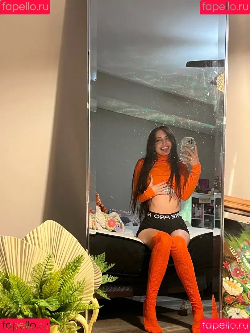 Beebee ASMR Onlyfans Photo Gallery 
