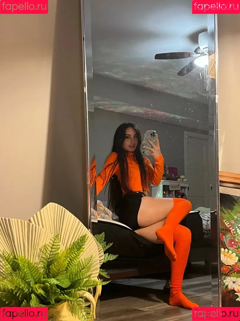 Beebee ASMR Onlyfans Photo Gallery 