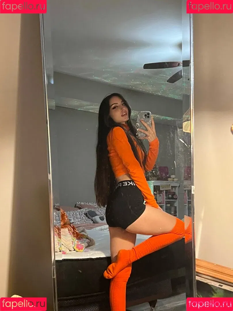 Beebee ASMR Onlyfans Photo Gallery 