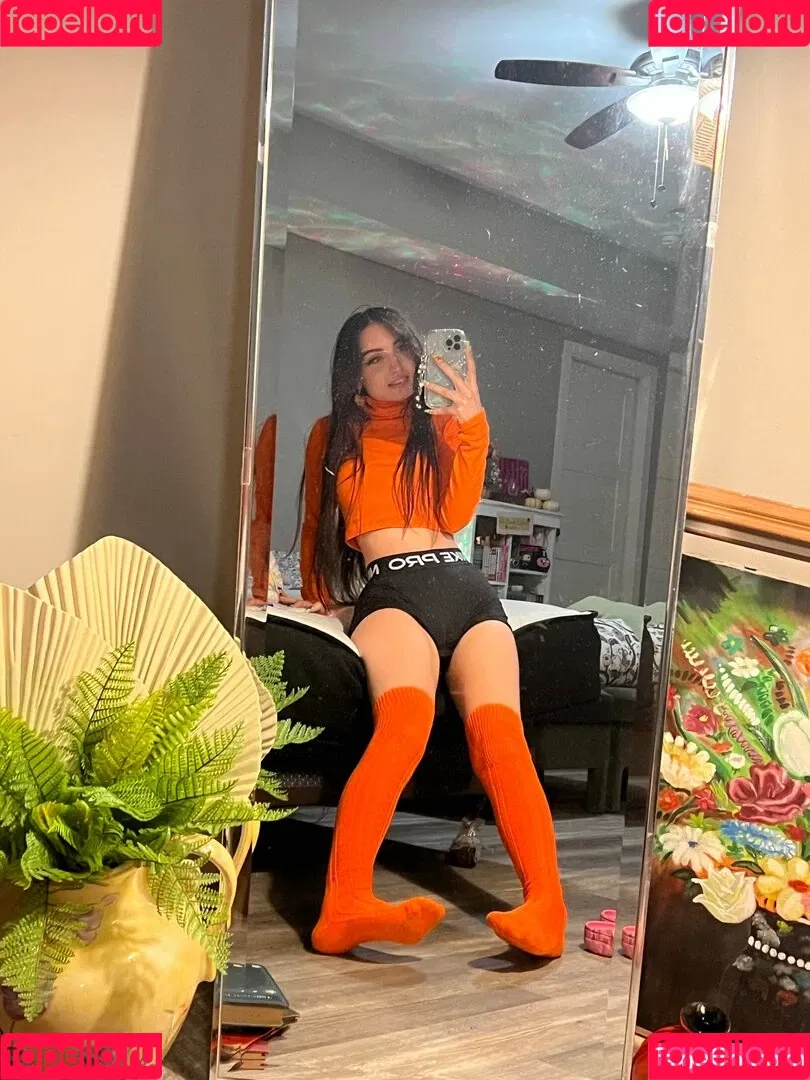 Beebee ASMR Onlyfans Photo Gallery 