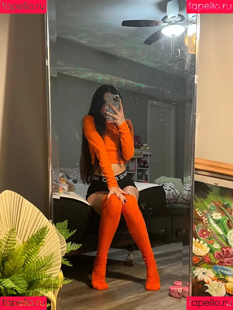 Beebee ASMR Onlyfans Photo Gallery 