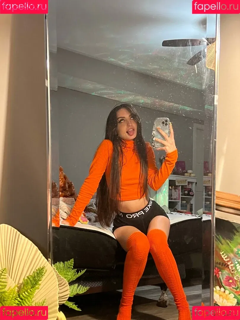 Beebee ASMR Onlyfans Photo Gallery 