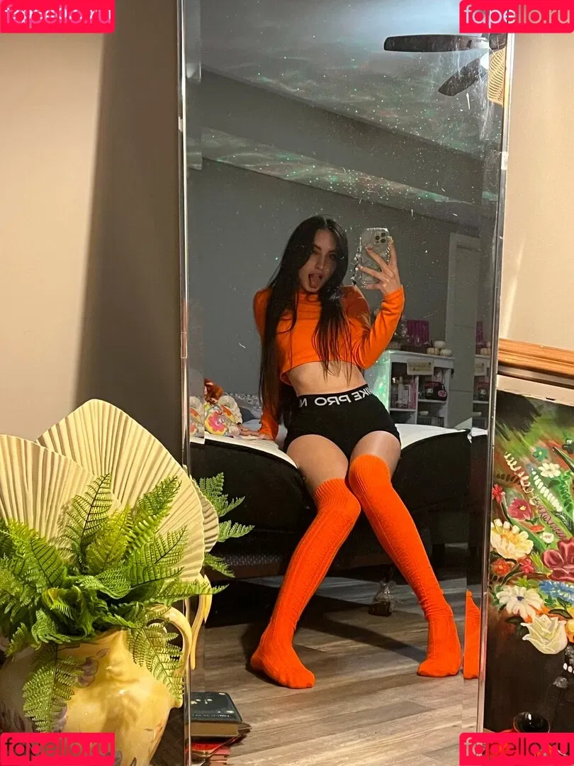 Beebee ASMR Onlyfans Photo Gallery 