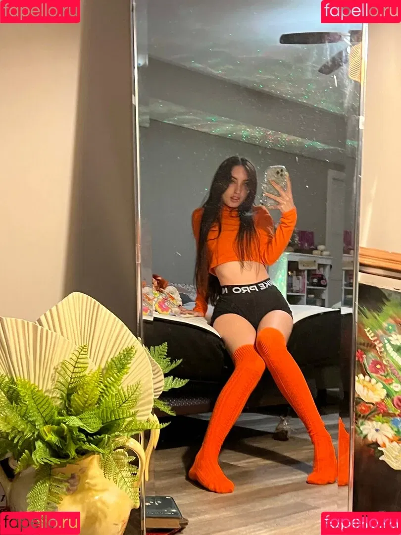 Beebee ASMR Onlyfans Photo Gallery 