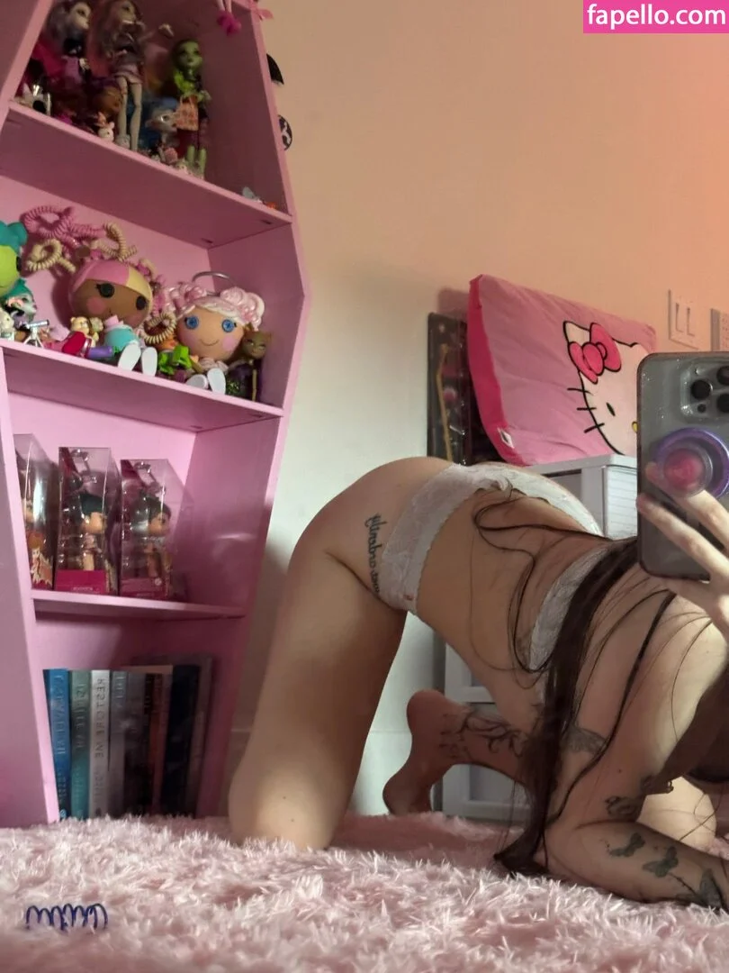 Beebee ASMR Onlyfans Photo Gallery 