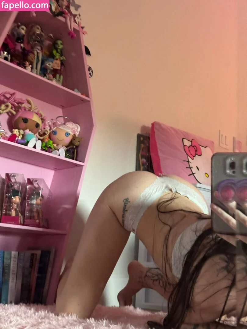 Beebee ASMR Onlyfans Photo Gallery 