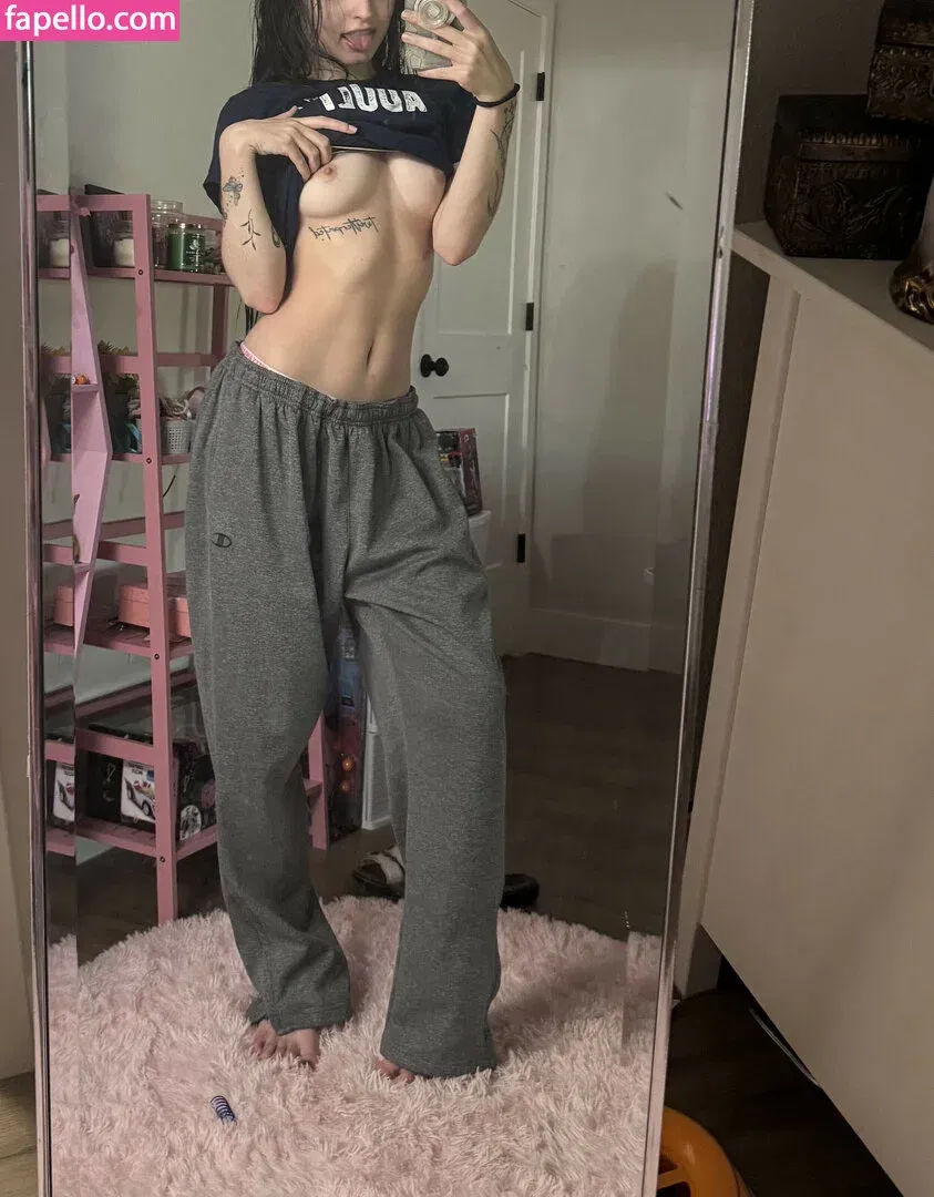 Beebee ASMR Onlyfans Photo Gallery 