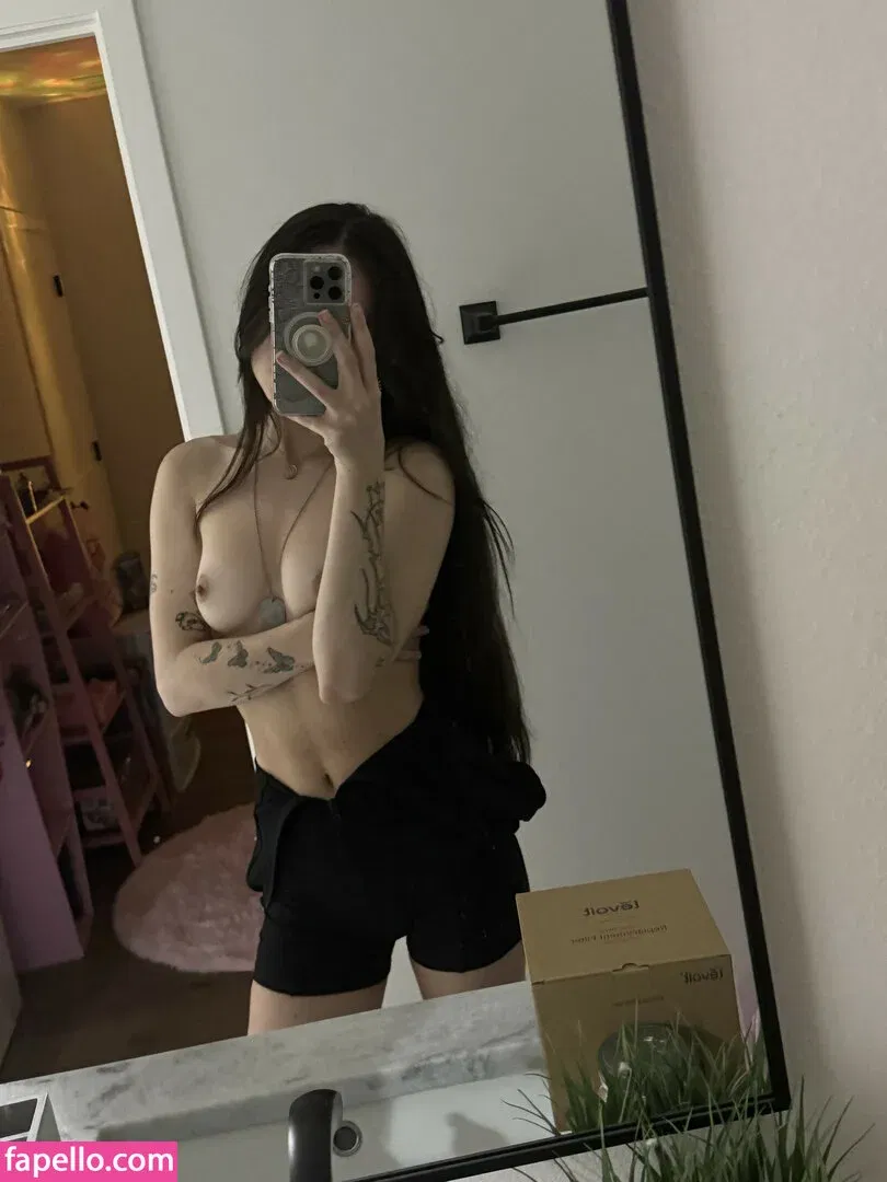 Beebee ASMR Onlyfans Photo Gallery 