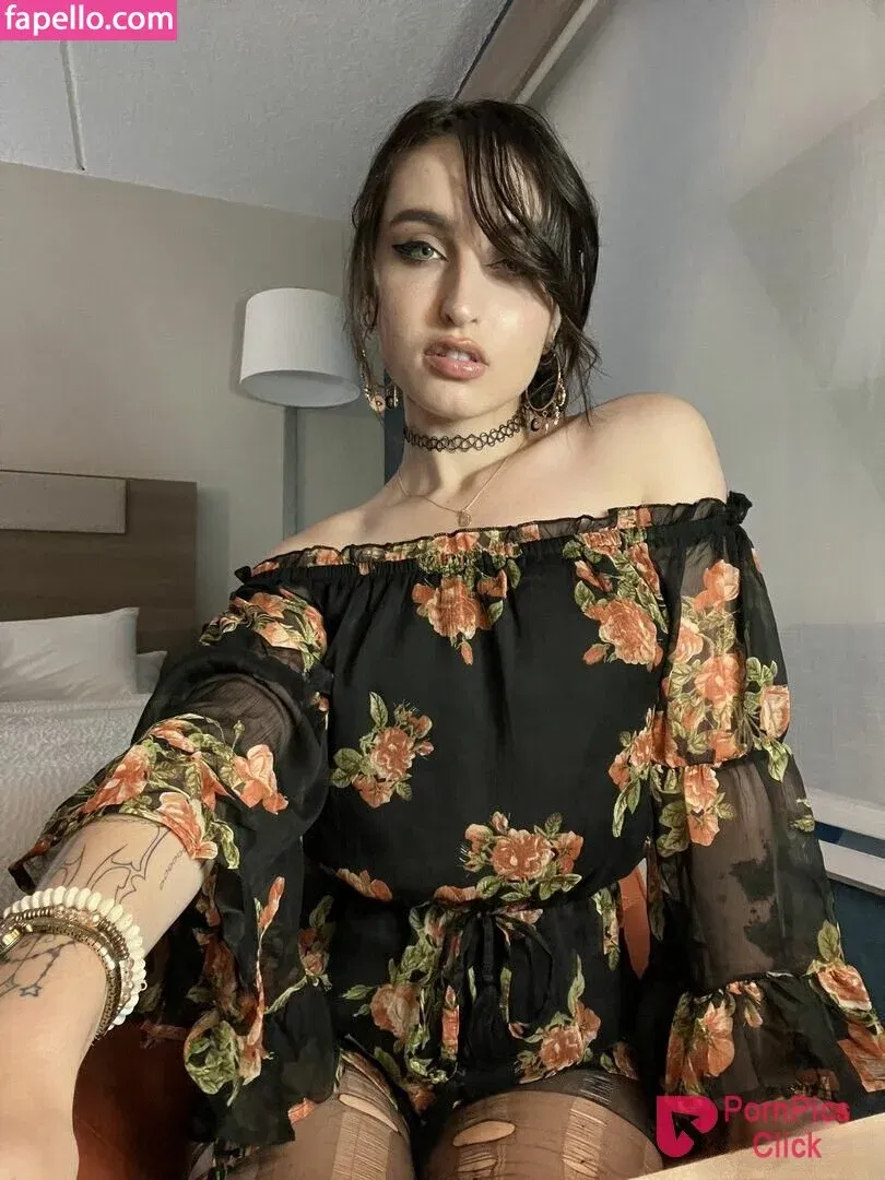 Beebee ASMR Onlyfans Photo Gallery 