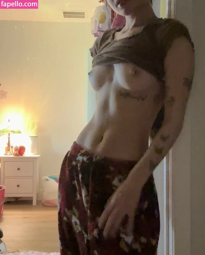 Beebee ASMR Onlyfans Photo Gallery 