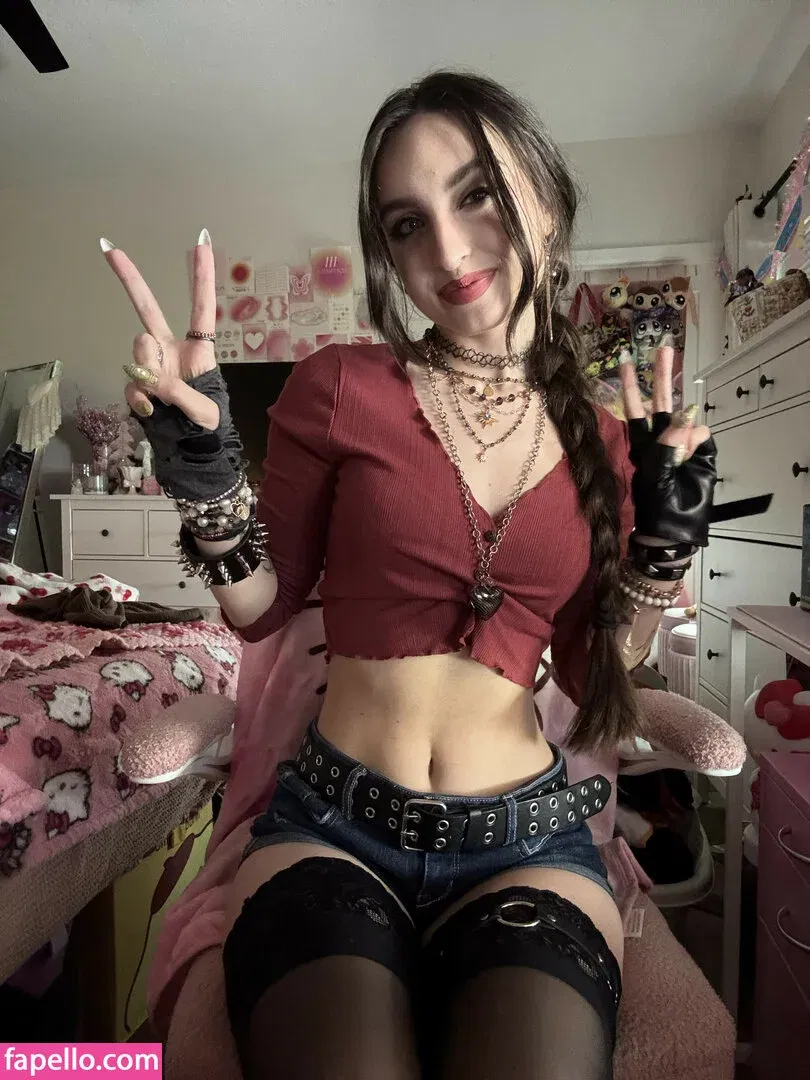 Beebee ASMR Onlyfans Photo Gallery 