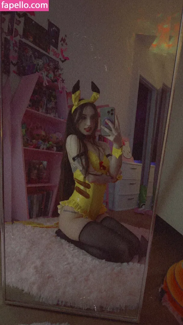 Beebee ASMR Onlyfans Photo Gallery 