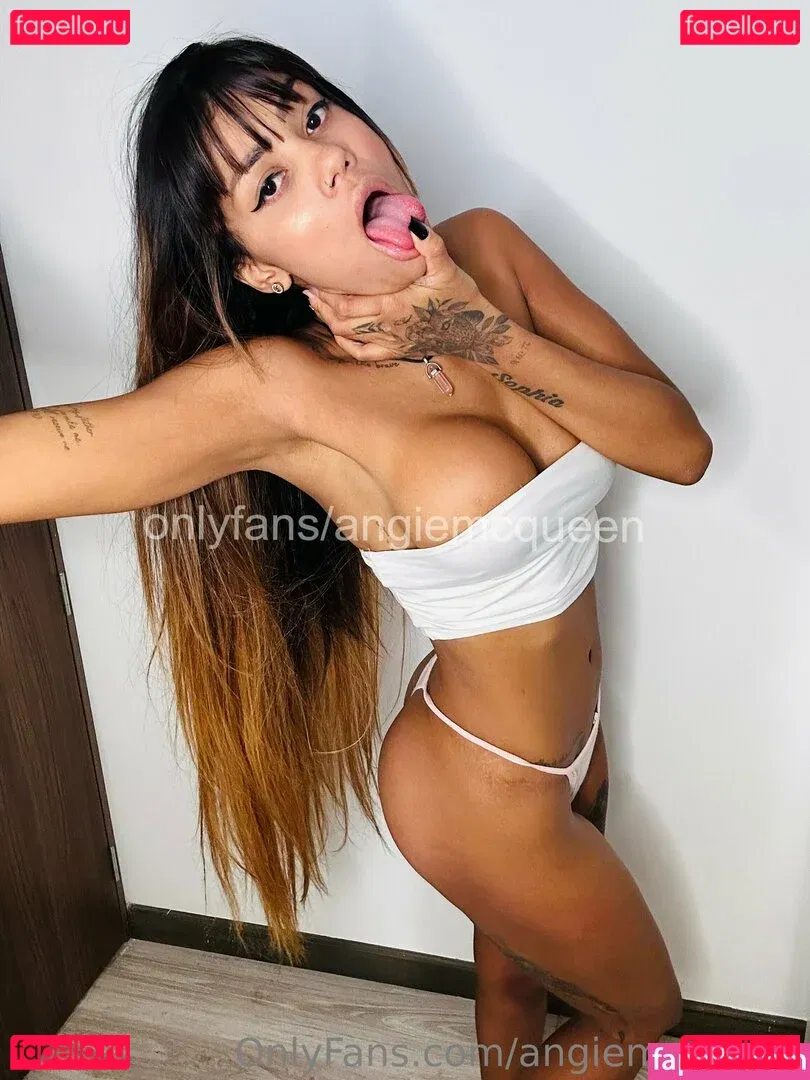 Angie McQueen Onlyfans Photo Gallery 