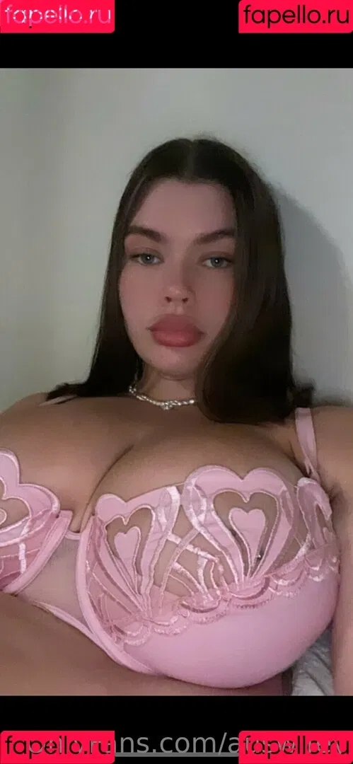 Phoebewillow Onlyfans Photo Gallery 
