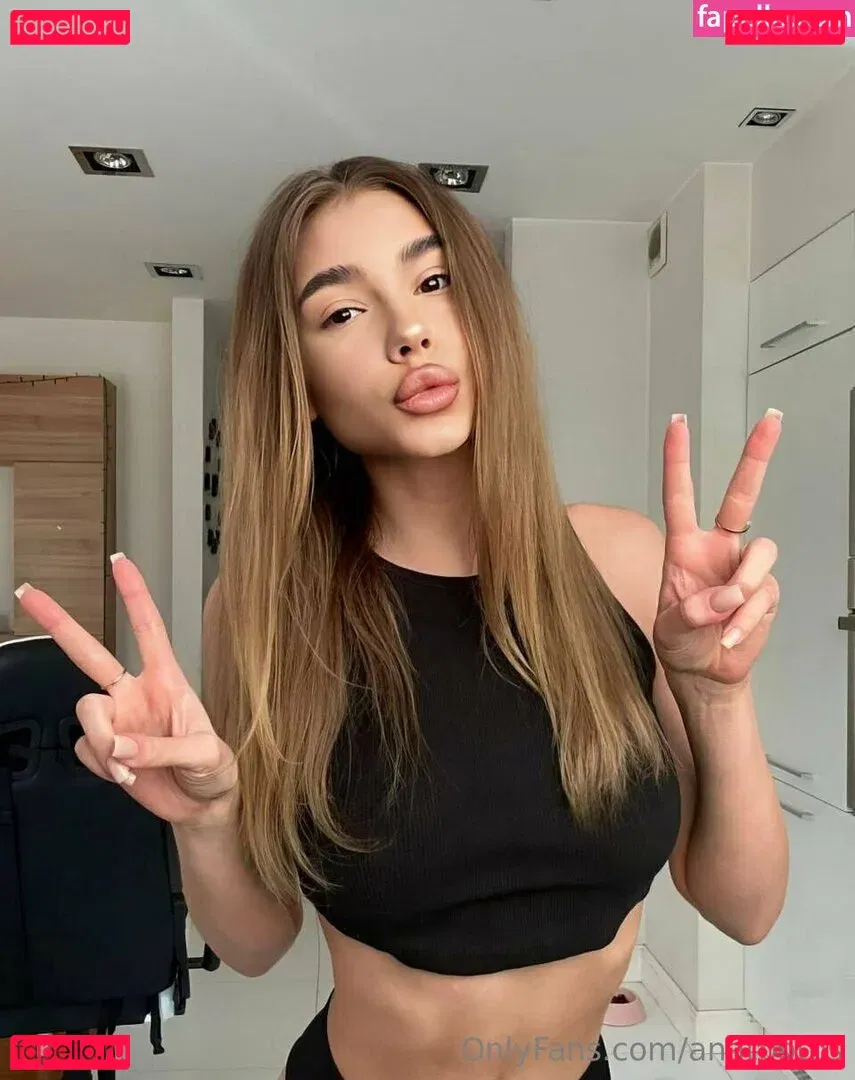 anatpotos Onlyfans Photo Gallery 