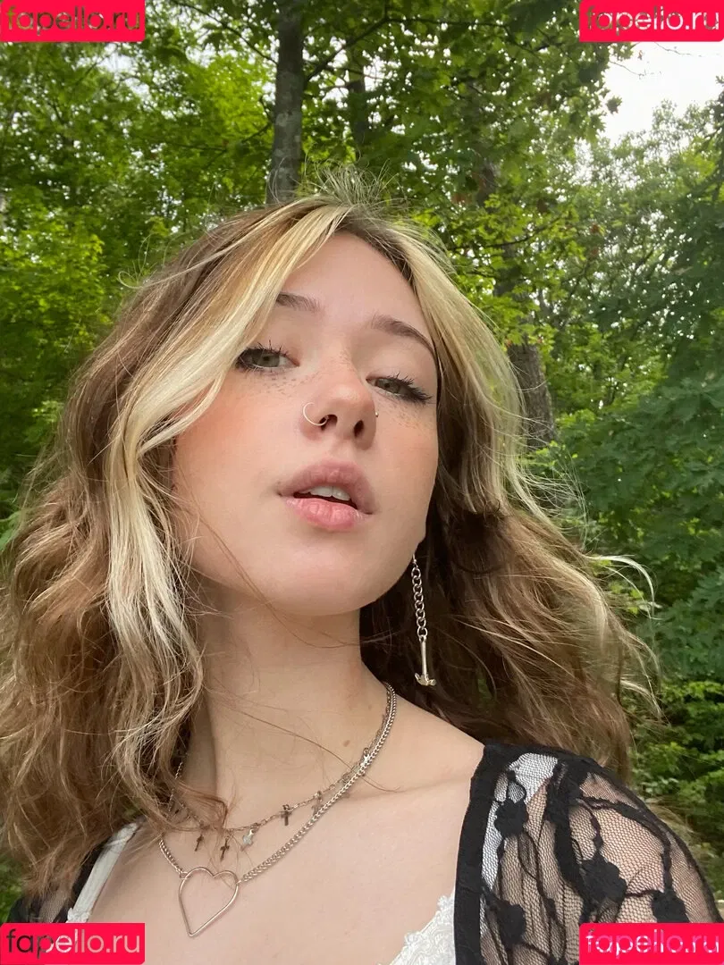 brattyydeath Onlyfans Photo Gallery 