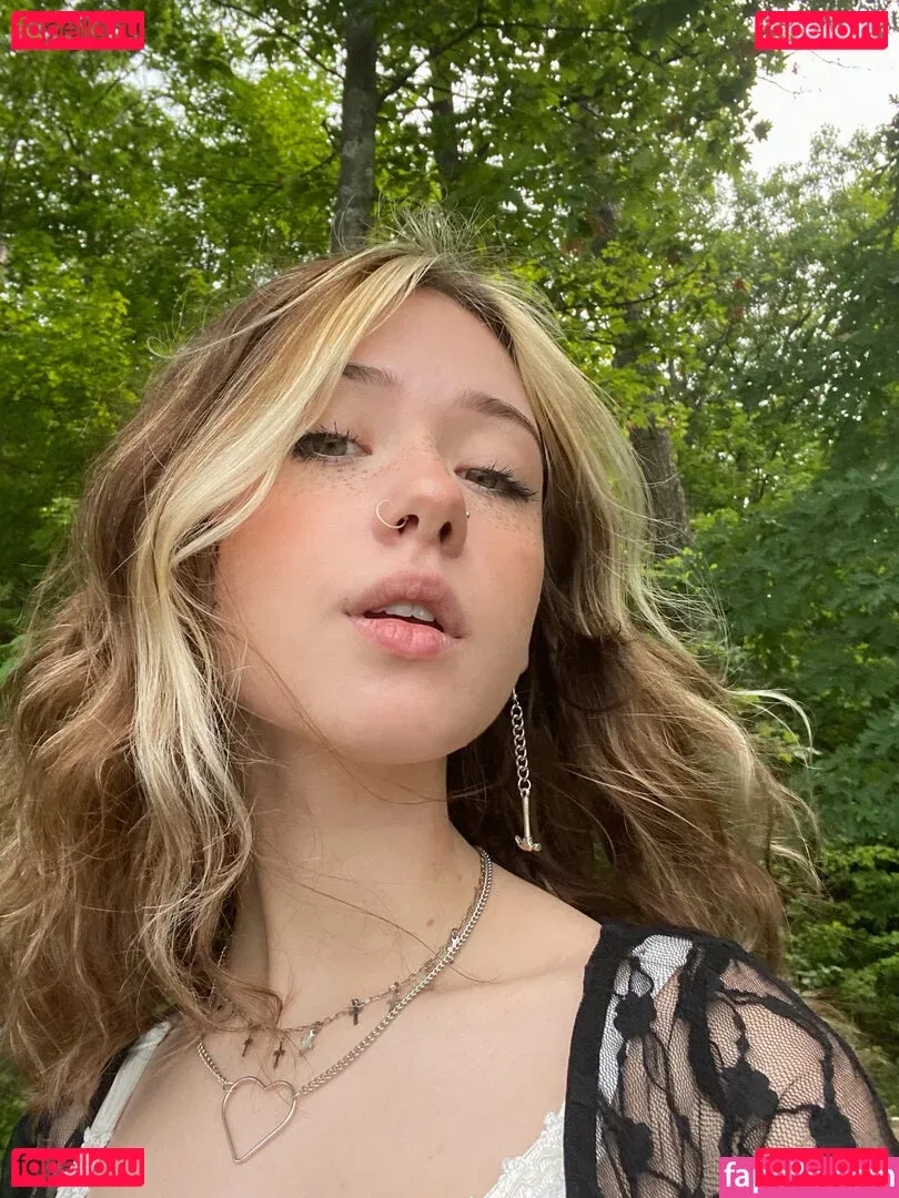 brattyydeath Onlyfans Photo Gallery 