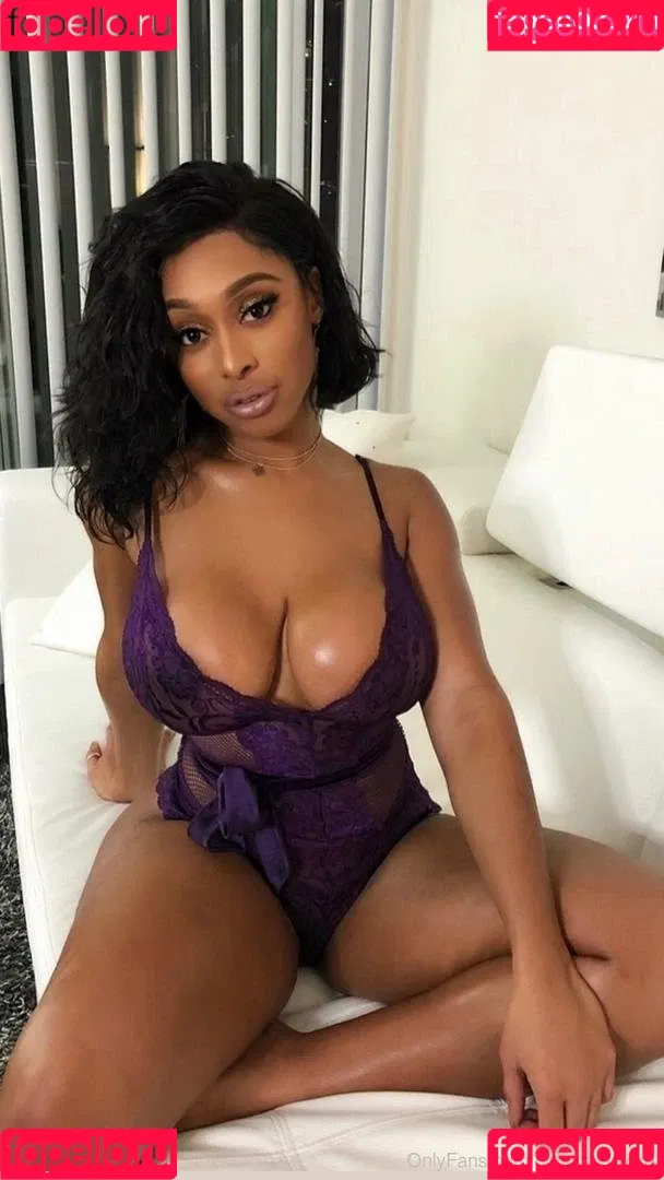 Dominique Jolie Onlyfans Photo Gallery 