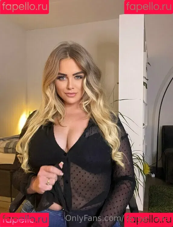 kellymilana Onlyfans Photo Gallery 
