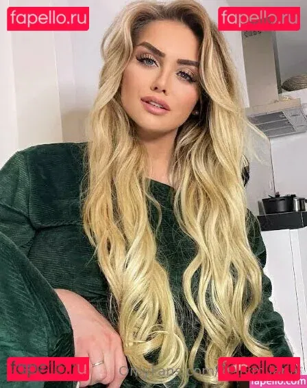 kellymilana Onlyfans Photo Gallery 