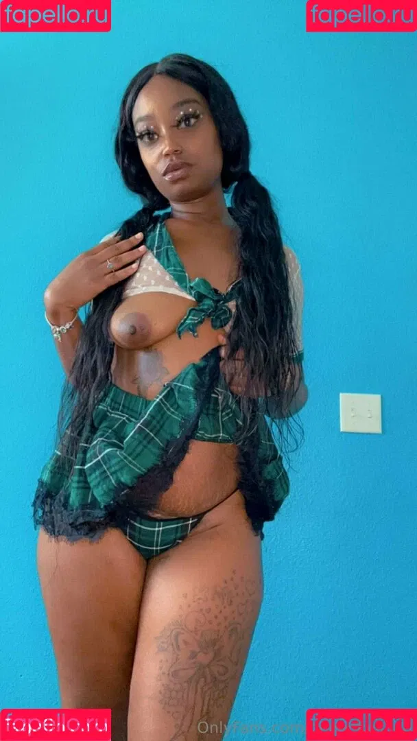 queenkeiland Onlyfans Photo Gallery 