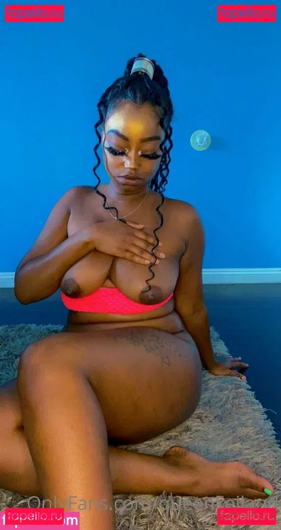 queenkeiland Onlyfans Photo Gallery 