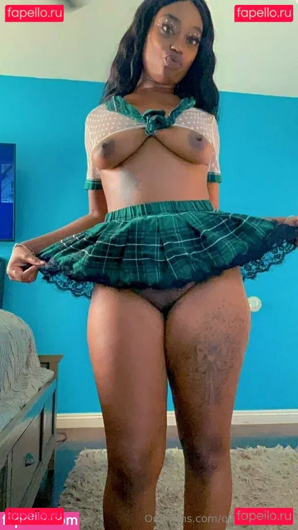 queenkeiland Onlyfans Photo Gallery 