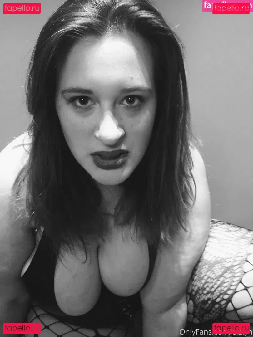 evelynmusefree Onlyfans Photo Gallery 