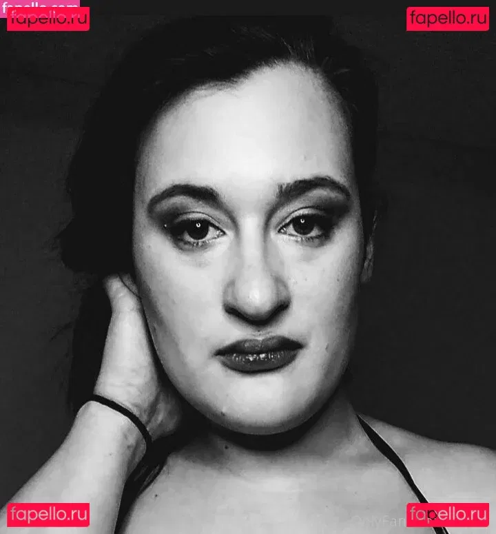 evelynmusefree Onlyfans Photo Gallery 