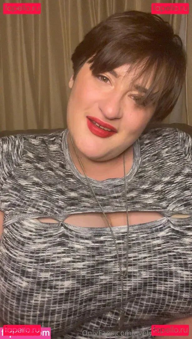 evelynmusefree Onlyfans Photo Gallery 
