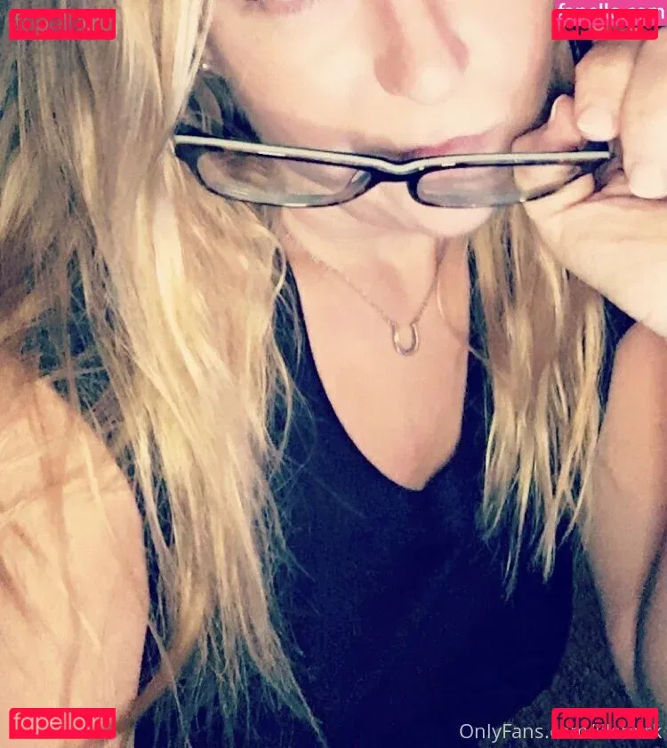 lilsmirk Onlyfans Photo Gallery 