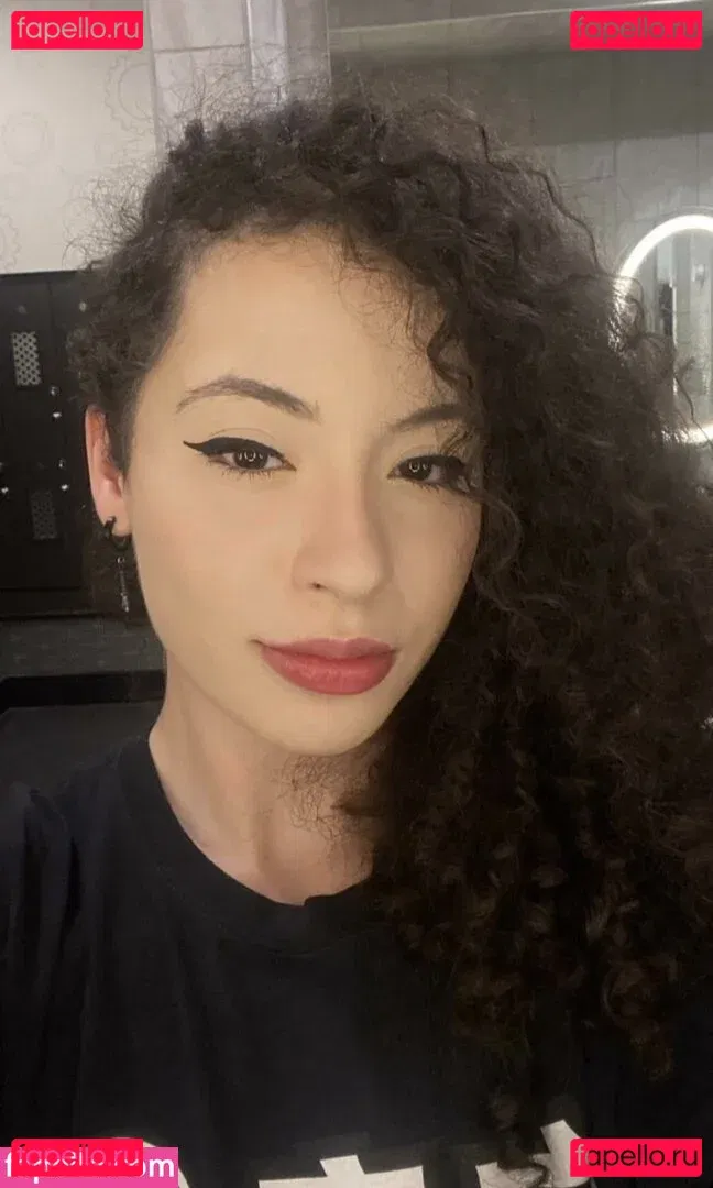 Curly Exotic Onlyfans Photo Gallery 