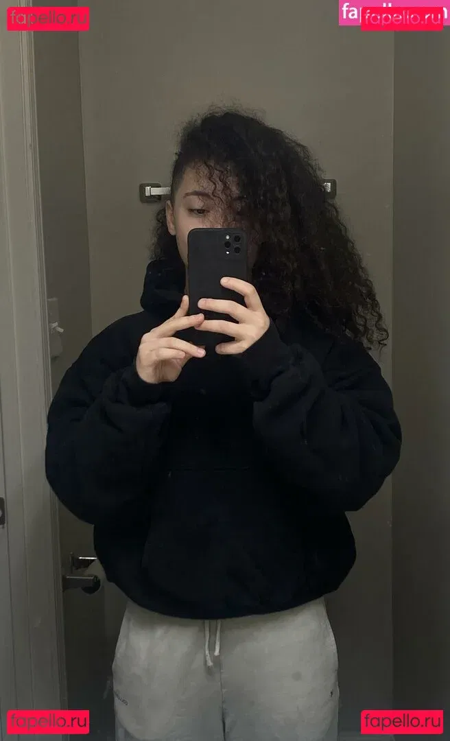 Curly Exotic Onlyfans Photo Gallery 