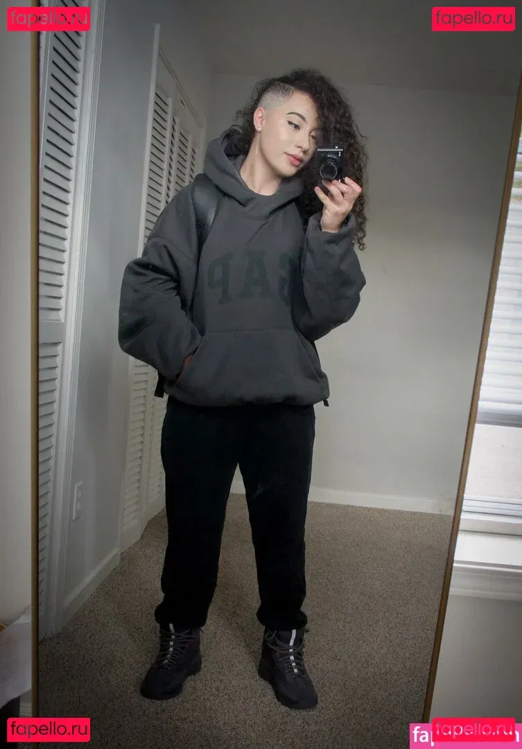 Curly Exotic Onlyfans Photo Gallery 