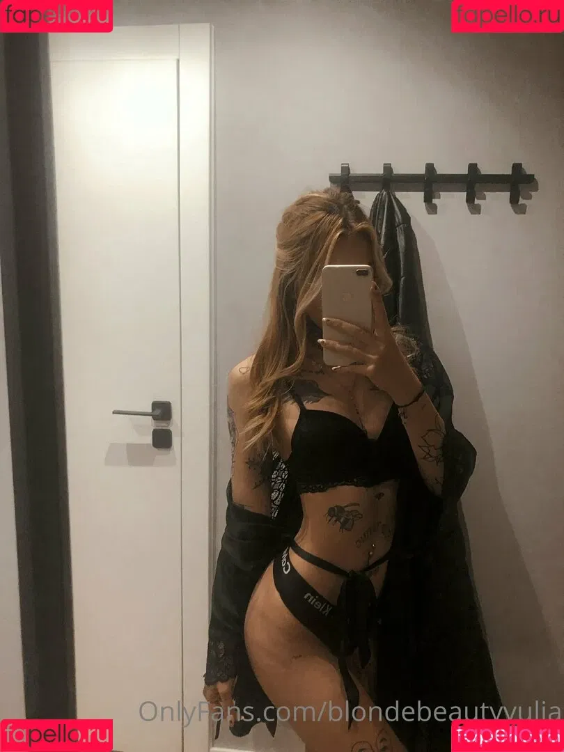 blondebeautyyulia Onlyfans Photo Gallery 