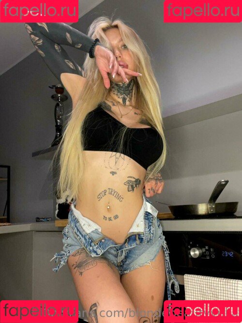 blondebeautyyulia Onlyfans Photo Gallery 