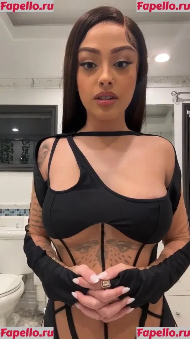 Malu Trevejo Onlyfans Photo Gallery 