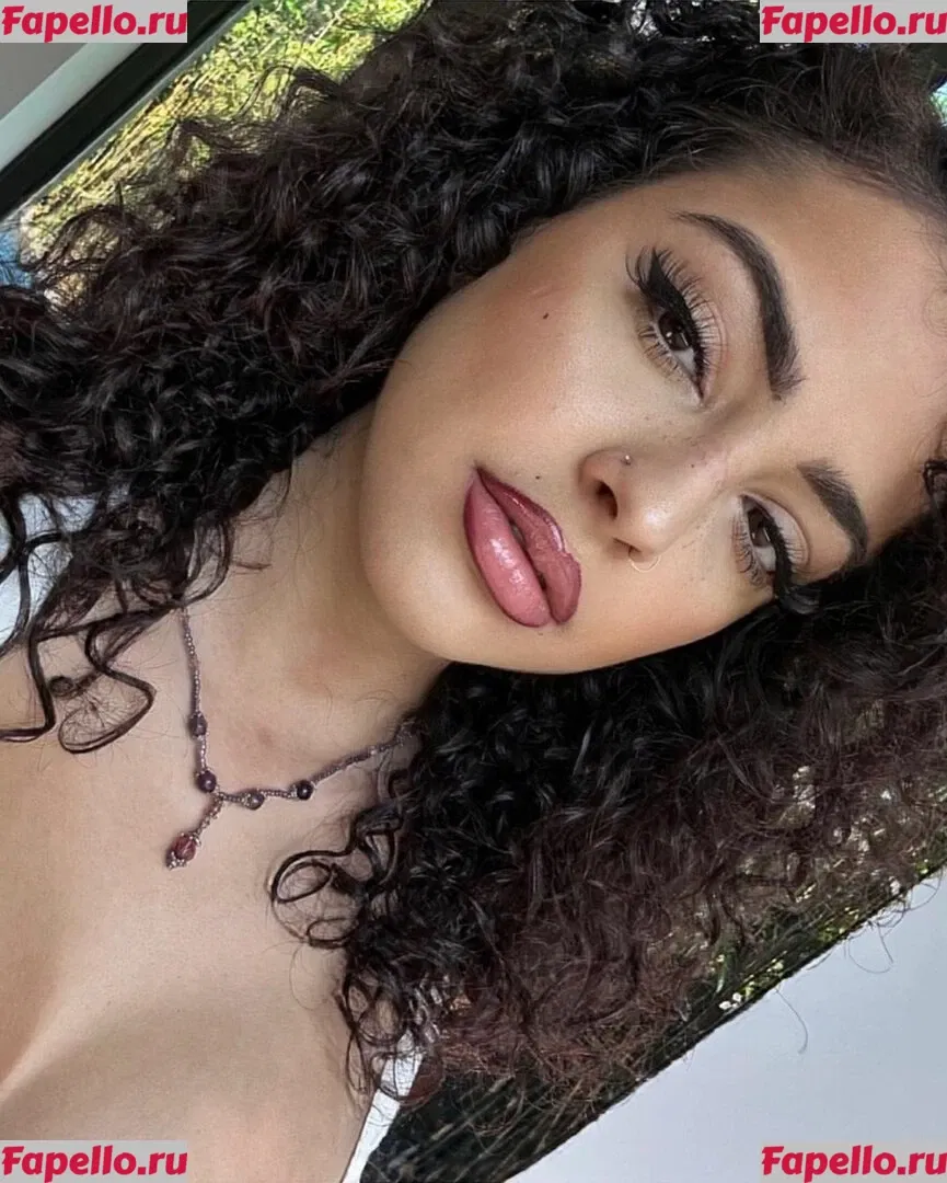 Malu Trevejo Onlyfans Photo Gallery 