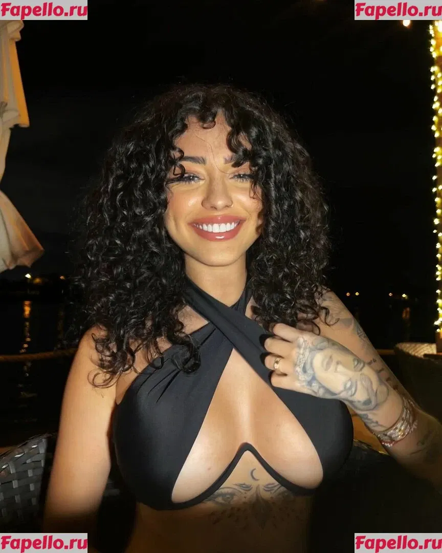 Malu Trevejo Onlyfans Photo Gallery 