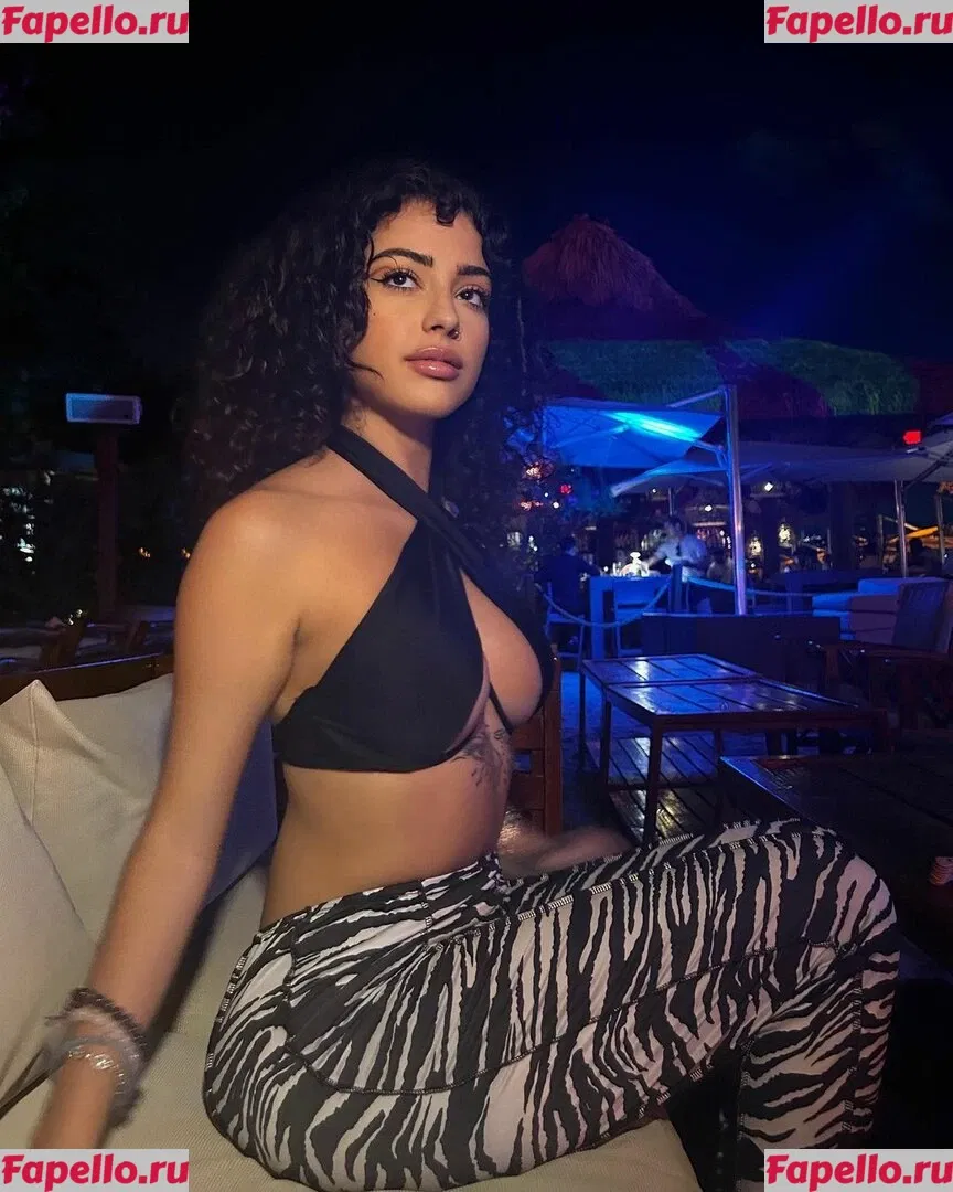 Malu Trevejo Onlyfans Photo Gallery 